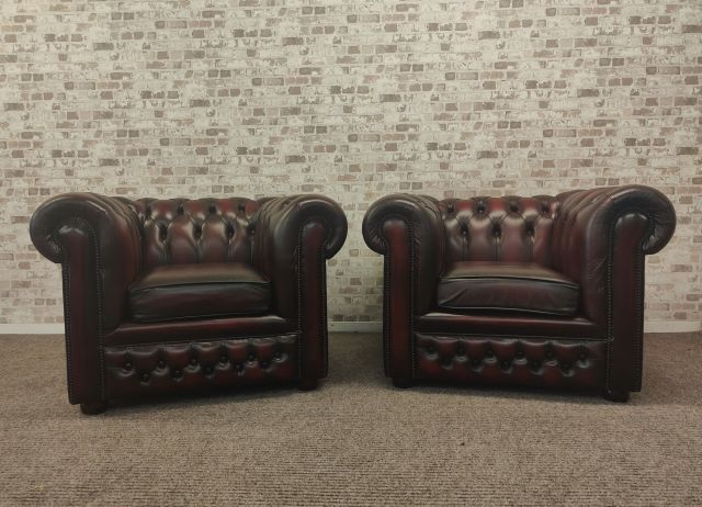 Classic paire de fauteuils club en cuir marron foncé (Réf: 660) – VENDU