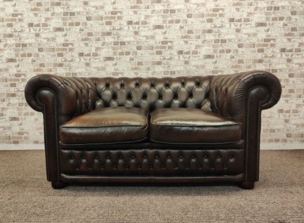 Élégant canapé 2pl en cuir marron foncé – 2 x disponibles (Réf: 702)