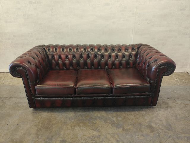 Classic canapé 3pl en cuir rouge antique (Réf: 816) – VENDU